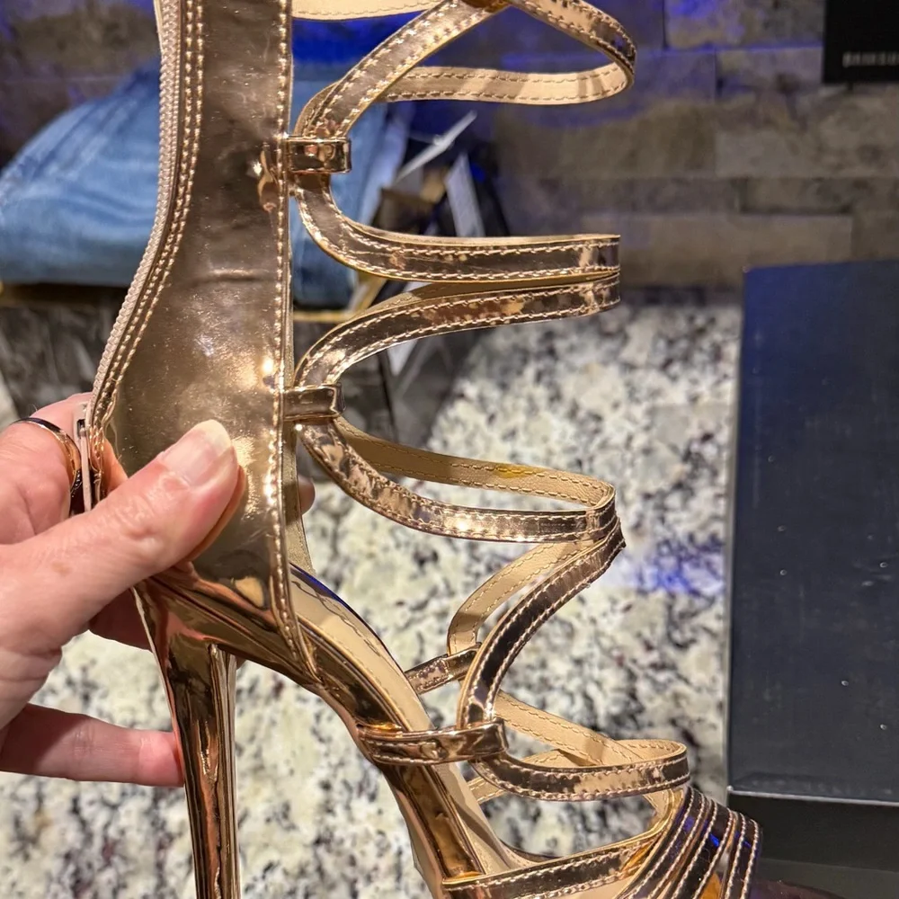 Lulu's Rose Gold Heels excellent condition to New - Picture 2 of 5